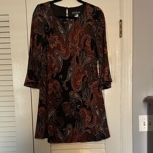 Jessica Howard Black and Brown Paisley Long Sleeve Dress